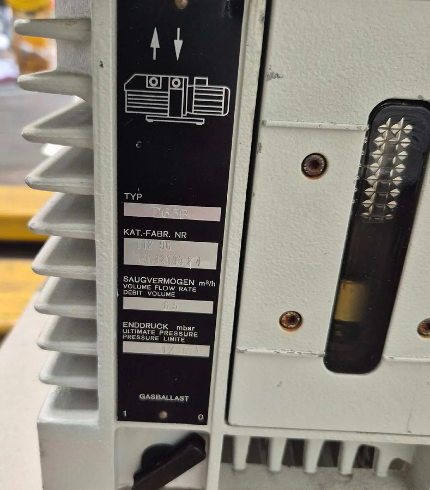 Trivac Drehschiebervakuumpumpe - D65B - 6