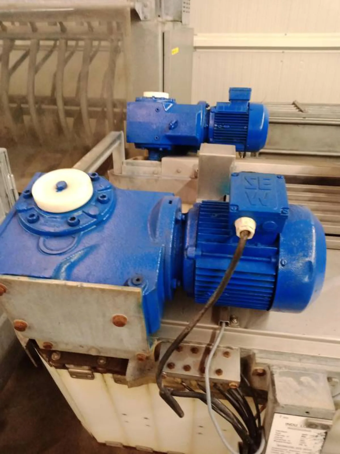 Restrainer with weighing function - 2