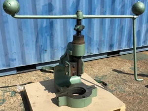 EDWARDS No.6 Deep Throat Fly Press - WNS - W. Neal Services Ltd