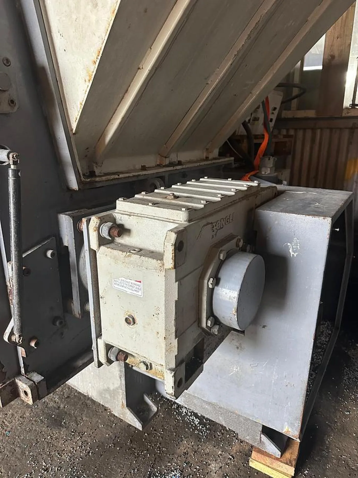 2012 Genox GXS4080 Slow-speed Shredder W/RAM - 6