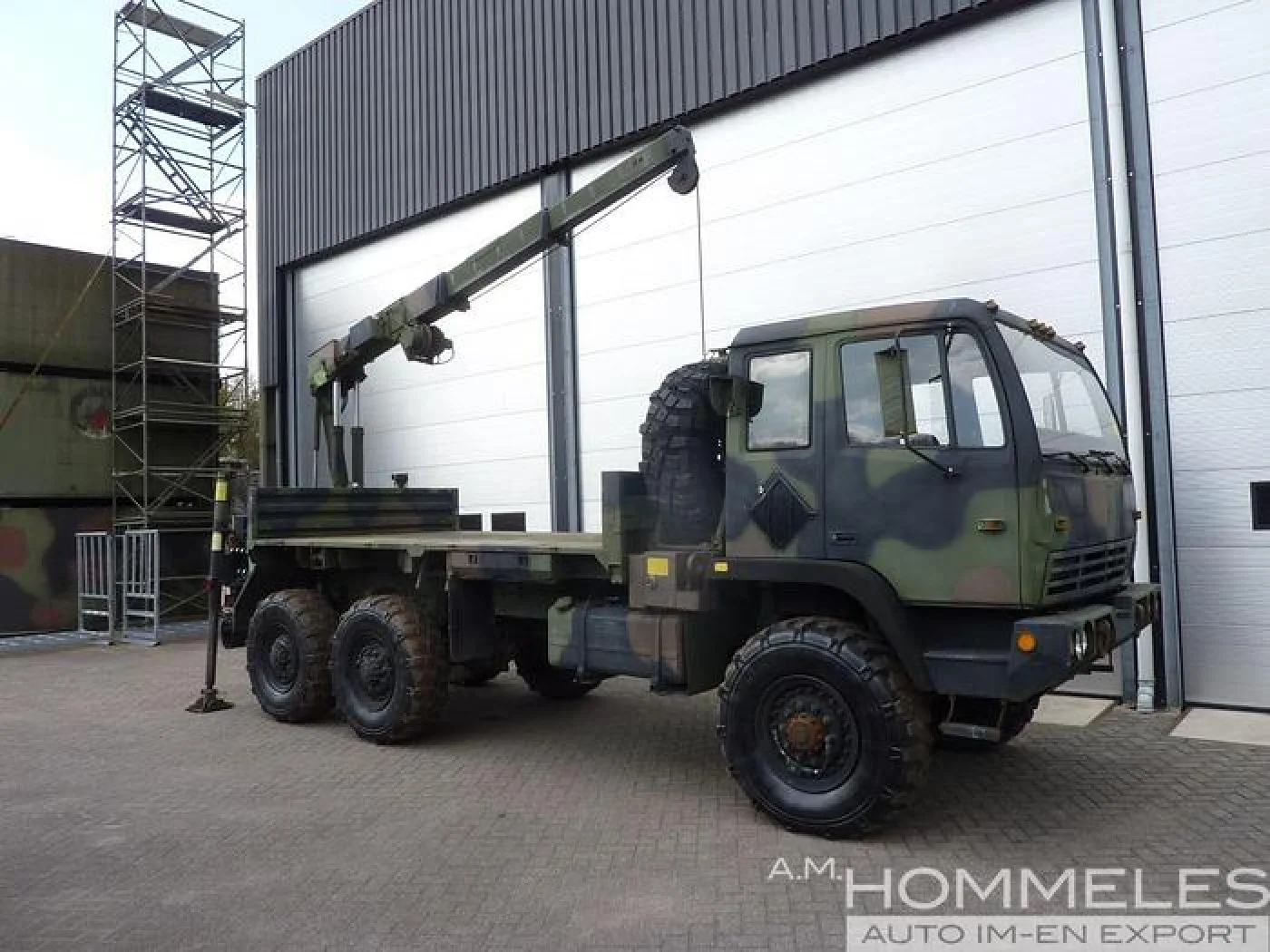 Stewart & Stevenson M1084 MTV 6X6 - 1