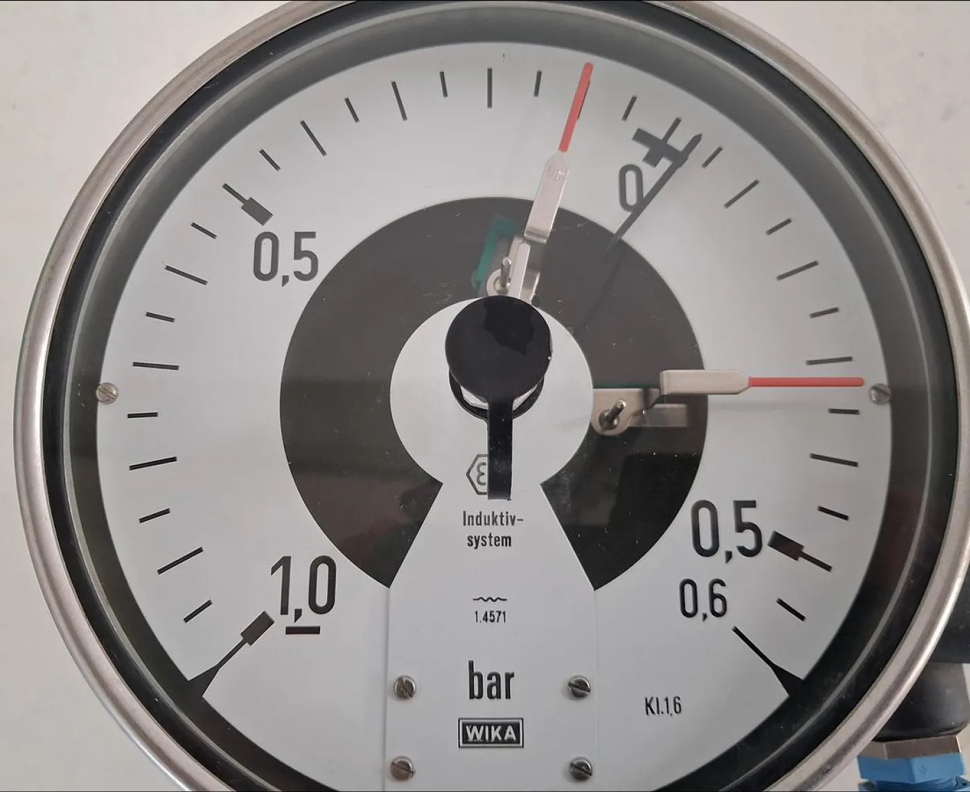 WIKA NG160 Pressure Gauge -1 to 0.6 bar with Inductive Contact - 2