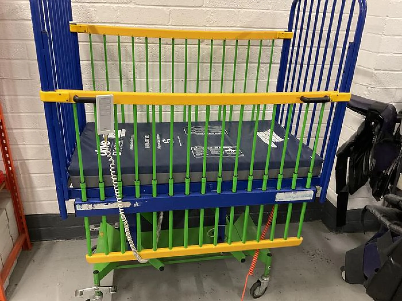 Sidhill Inspiration 9003 Electric Variable Height Cot with CPR and Hinged Access - 2