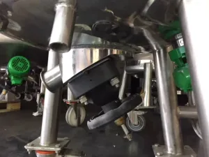 USED 316L STAINLESS STEEL TANK 90 LITERS