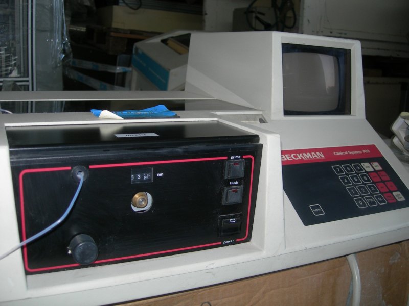 ANALIZZATORE BECKMAN – CLINICAL SYSTEM 700