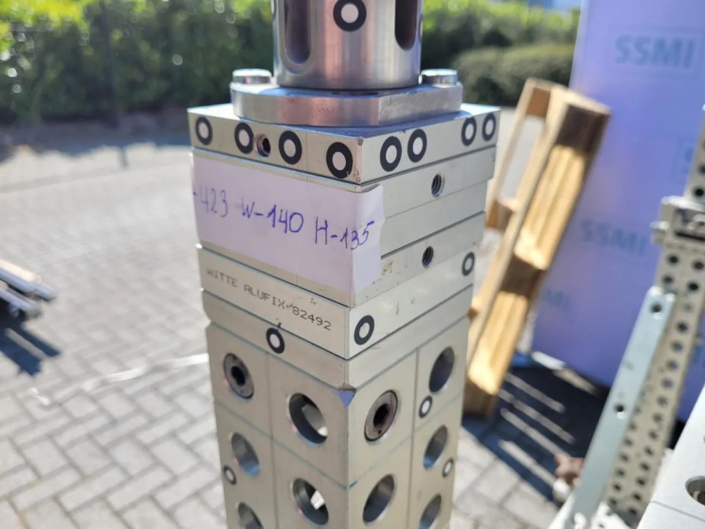 Metrology fixture - 2