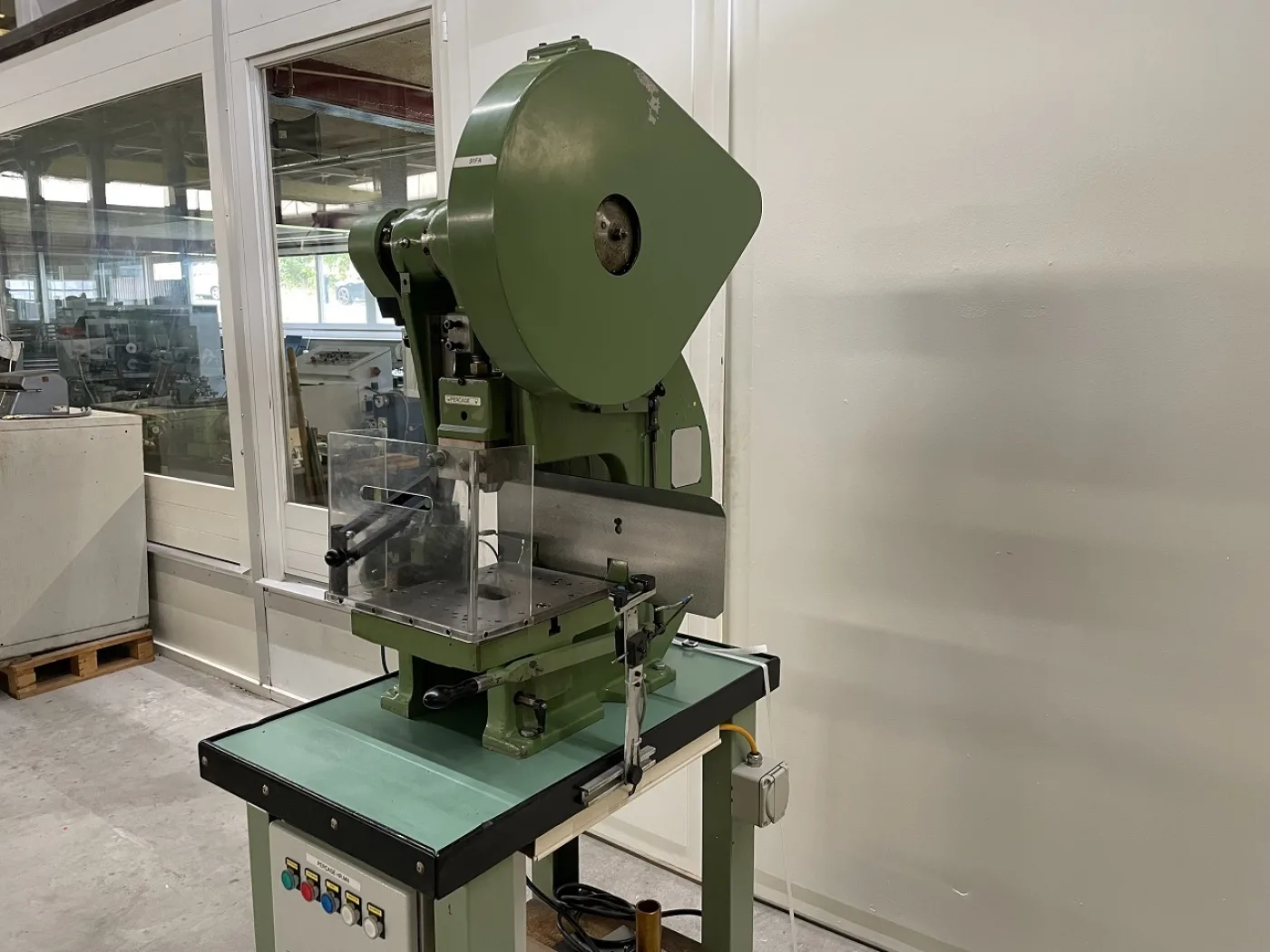 EXCENTRIC PRESS “BEUTLER” D8-200 - 1
