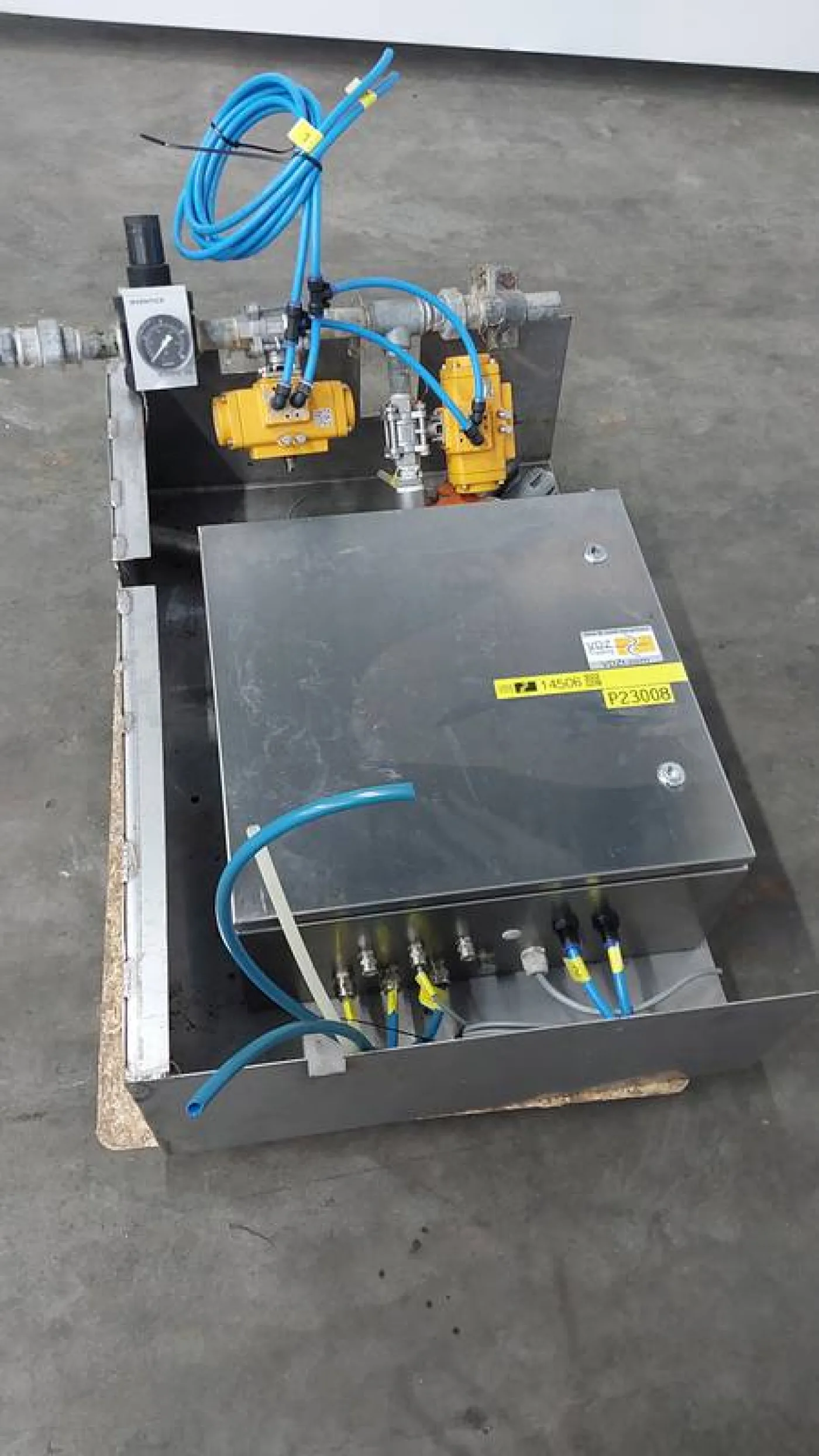 Cattle hide blow-off unit with trough - 4