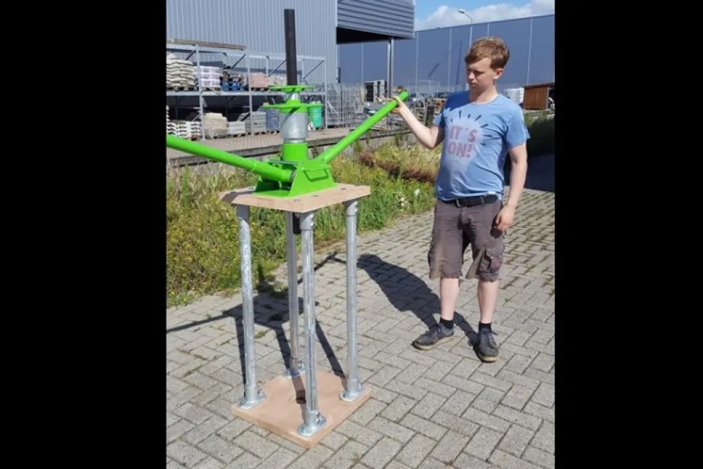 Raiser Table for Pulling Device