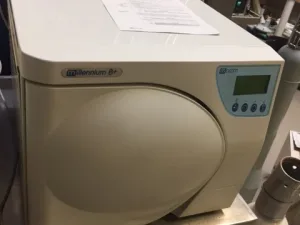 MOCOM Millenium B Plus Sterilisator (Dampf)