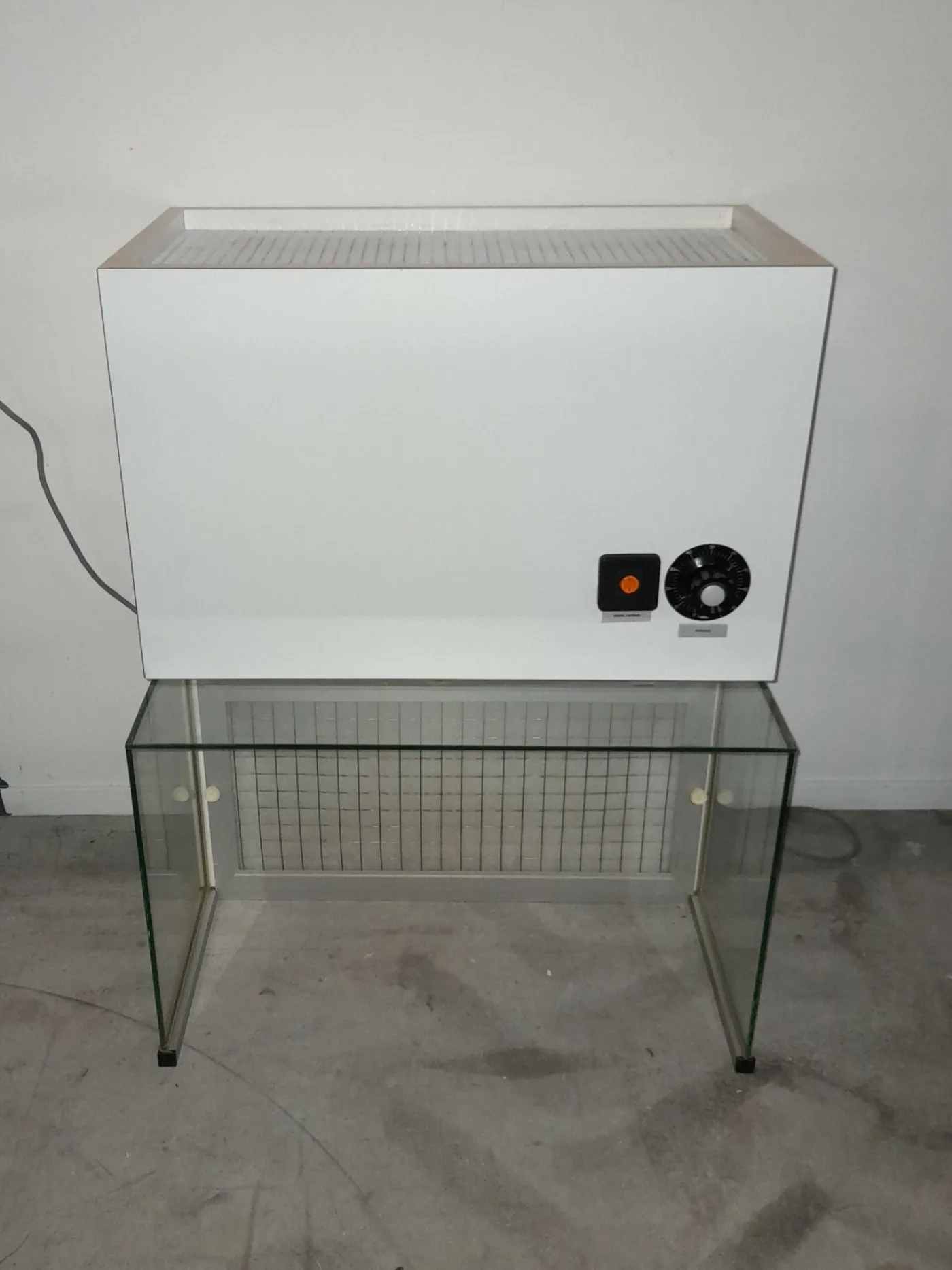 1427 - Used powder extraction cabinet - 1