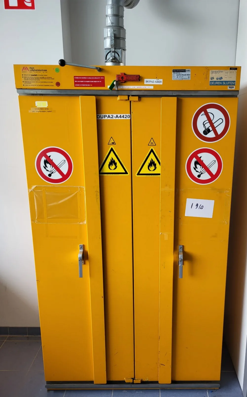 1910 - Used Dupa chemical storage cabinet