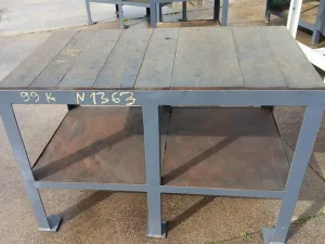 Bancada de trabalho de ferro