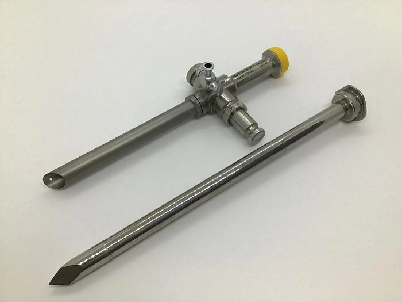 Trocar and Sheath 11mm Diameter Hi-Flow Valve with one Luer Lock Stopcock by 215mm Wisap 7620 FH - 1