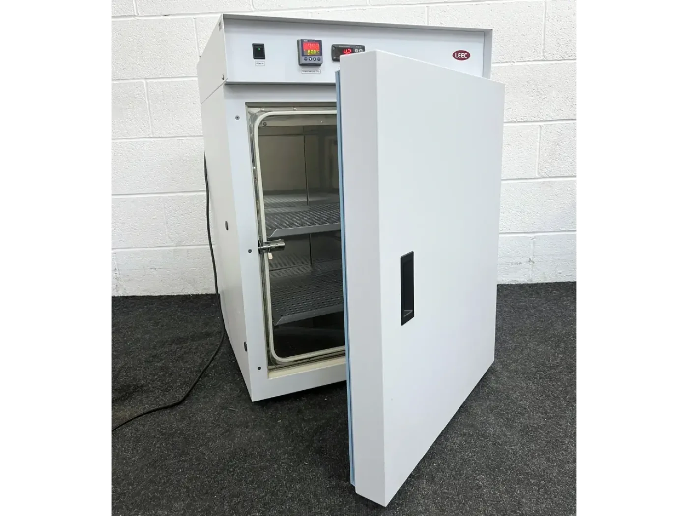 LEEC SFC2 Humidity Cabinet - 3
