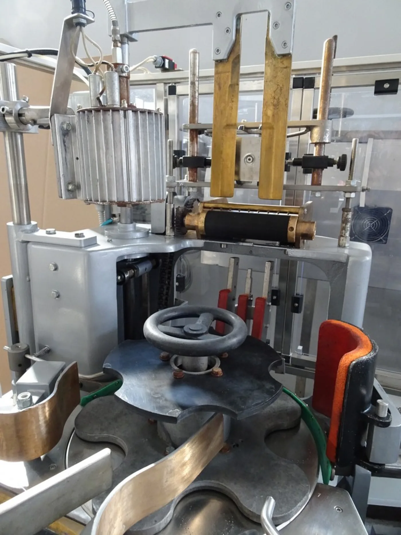 GLUE AND VANE LABELLING MACHINE CAVAGNINO E GATTI, MODEL CG61/D, SECOND-HAND MACHINE - 4
