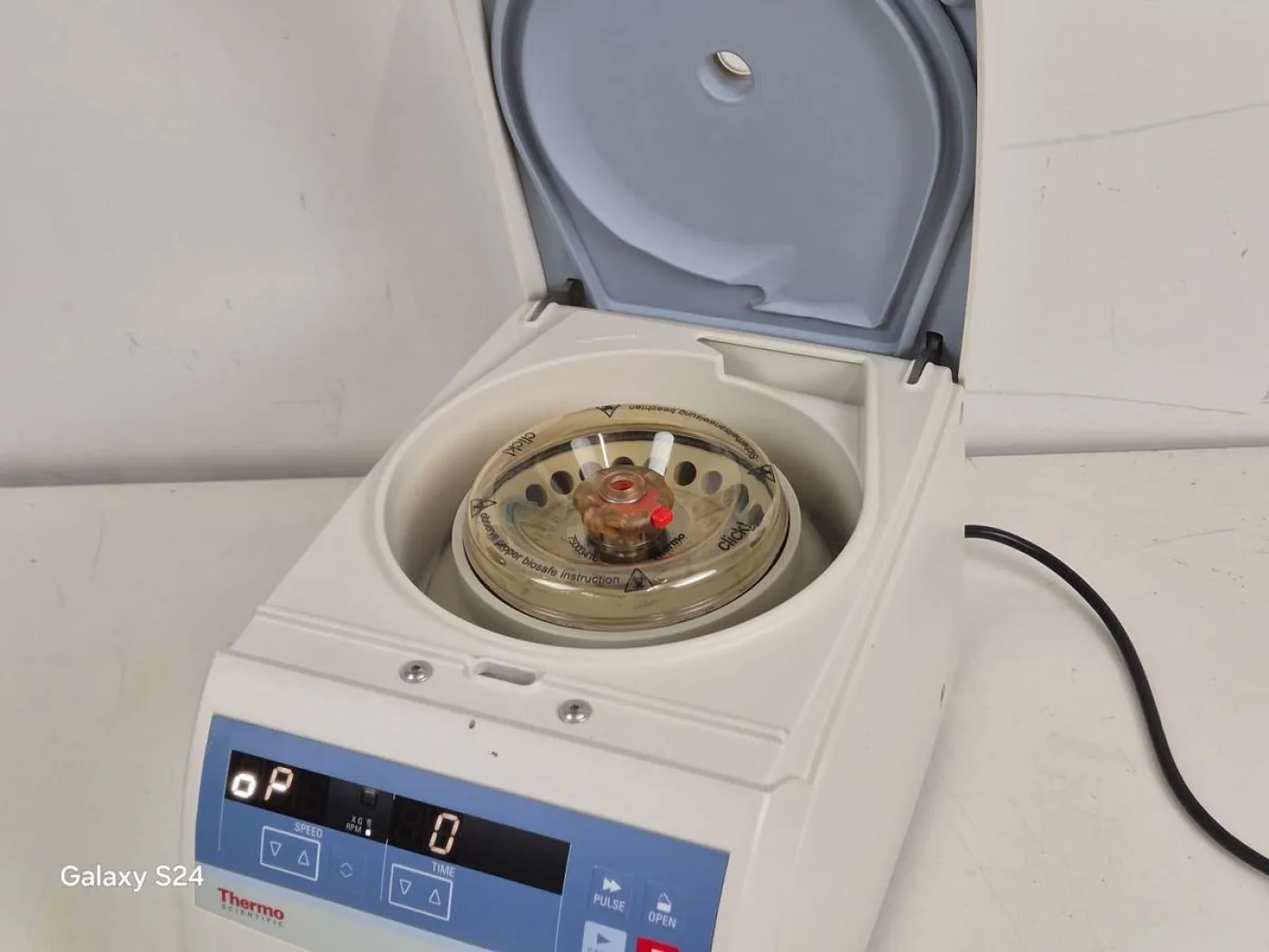 Thermo Fisher Heraeus Pico17 Centrifuge - 6