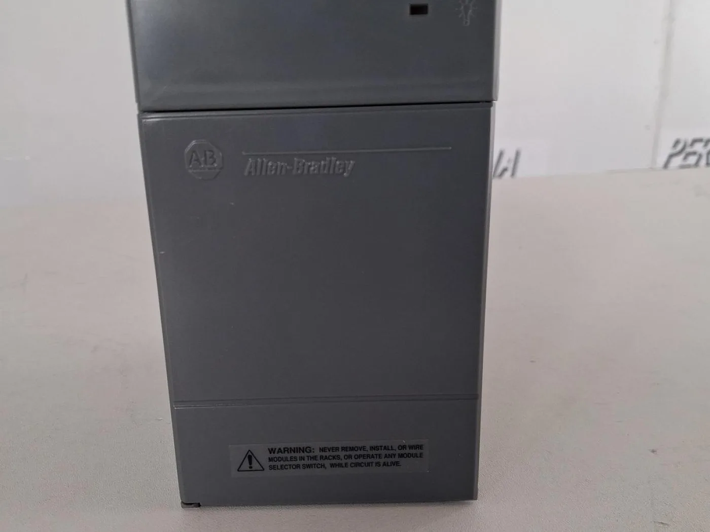 Allen-Bradley SLC 500 Power Supply 1746-P2 - 2