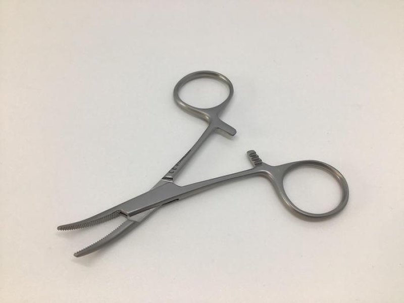 Baby Mosquito Forcep Curved 90mm