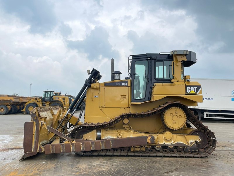 Caterpillar D6T LGP