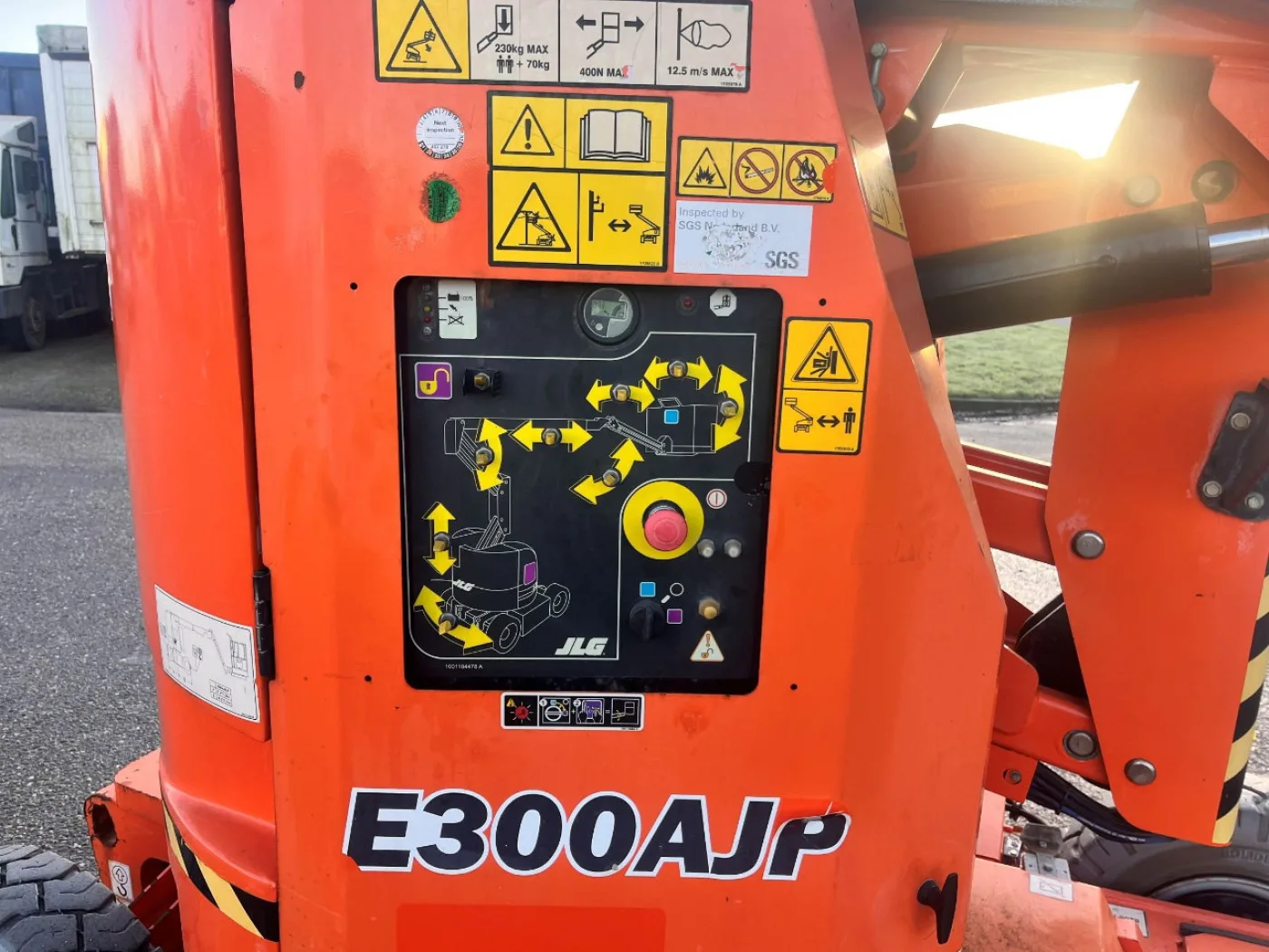 JLG E300AJP - 7