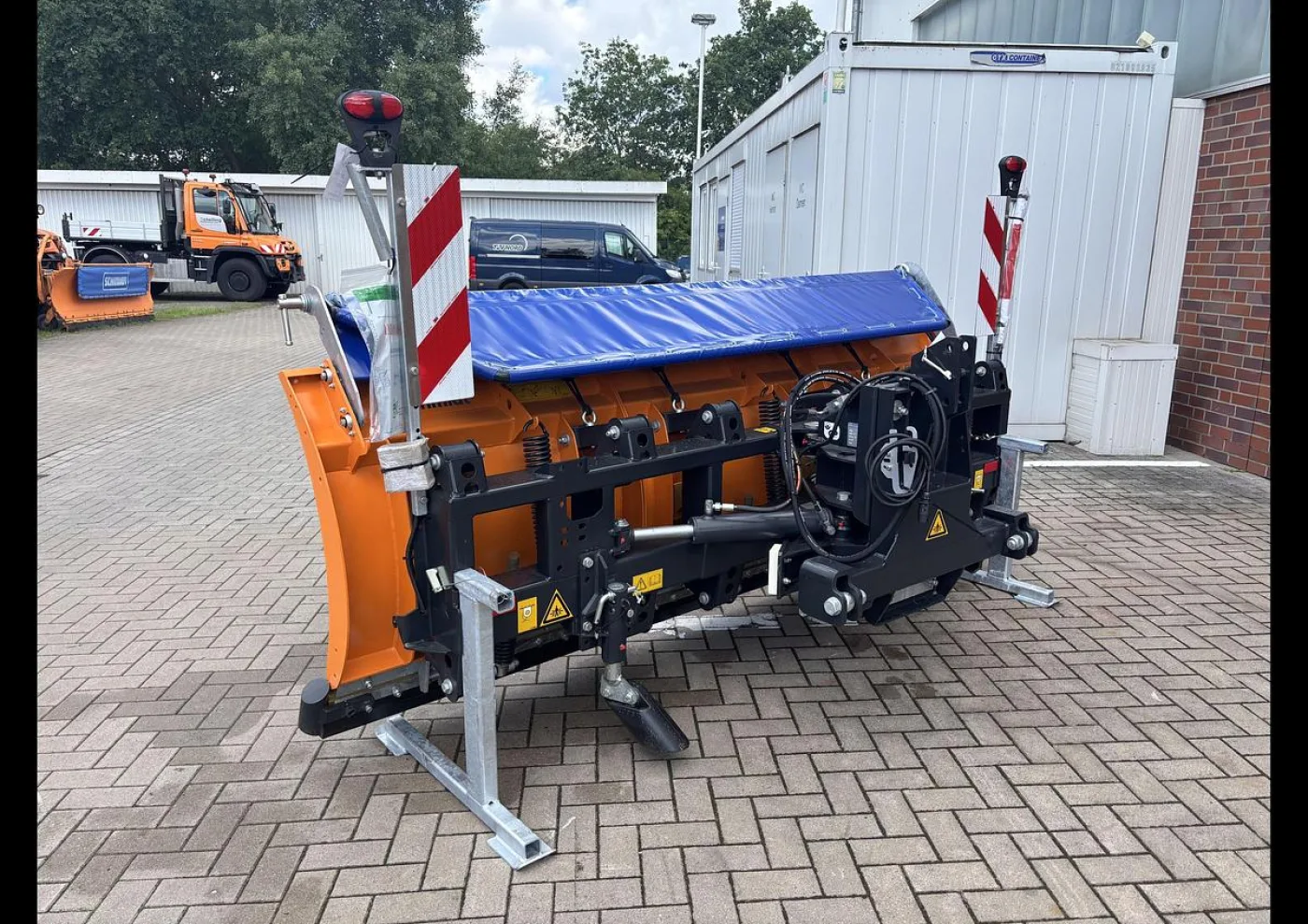 Aebi Schmidt Tarron MS 30.1 - Dreipunktaufnahme - 4