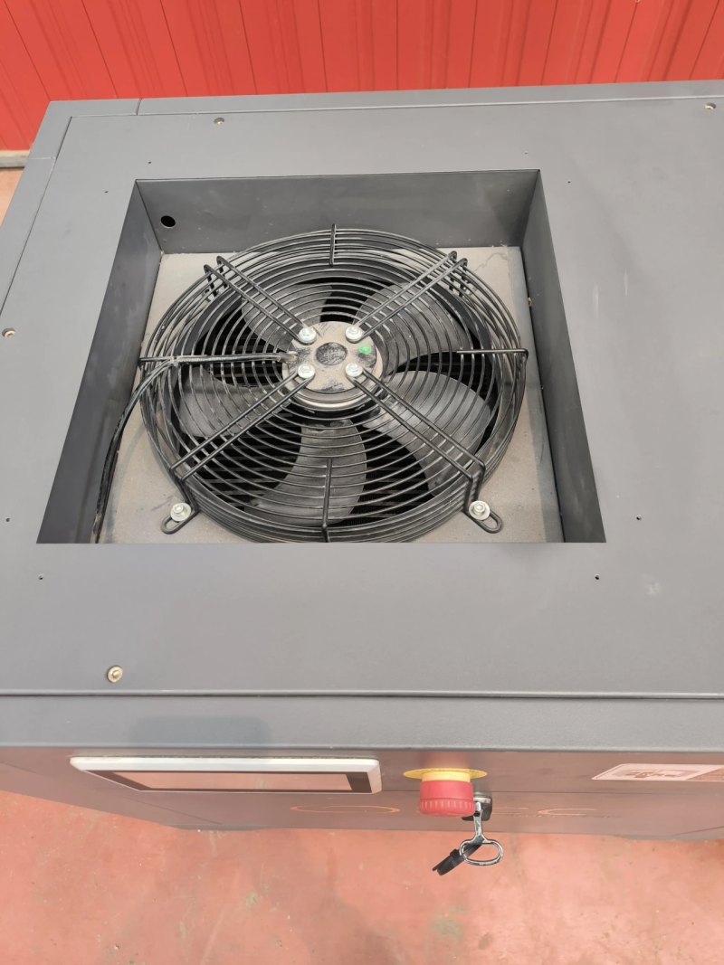 SCREW COMPRESSOR SCC BASE 7 VSD WITH REFRIGERATED AIR DRYER BL0030