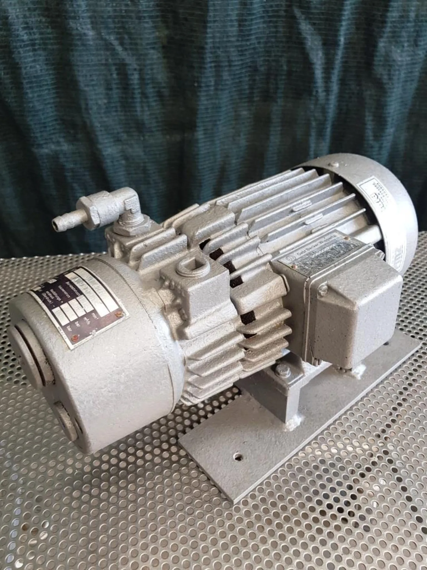 POMPA DA VUOTO A SECCO – AIRFLUID – MOD. VT 3.6 - 3