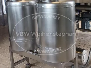 Hop dosing tanks
