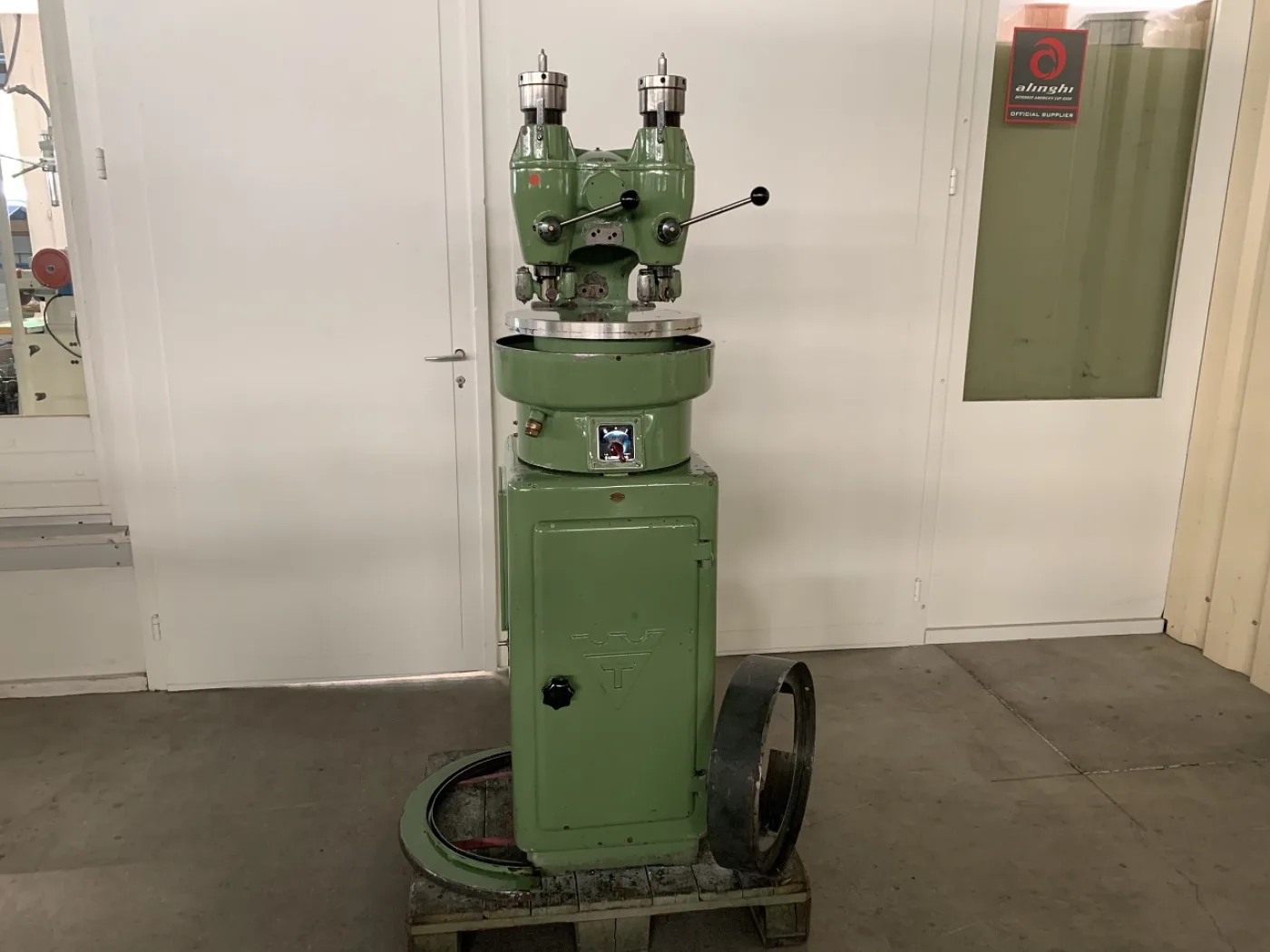 MACHINE A POLIR PLAN “TECHNICA” TYPE 1600 - 1