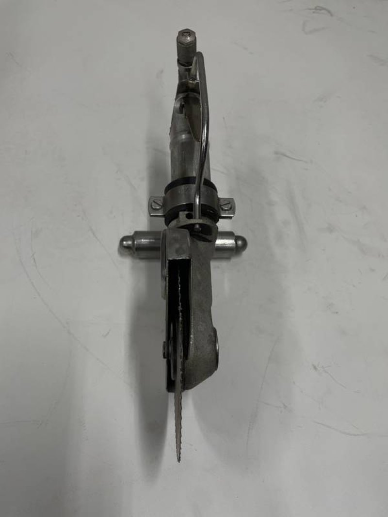 Air powered circular saw