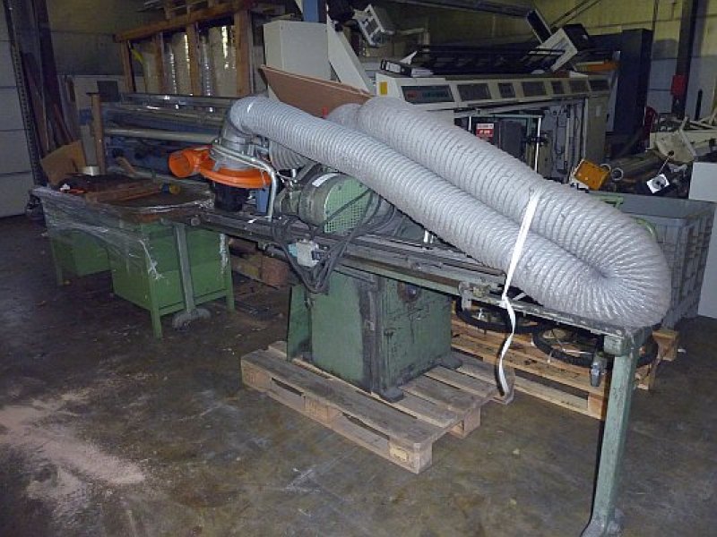 Reinigingsmachine voor rieten met afzuiging