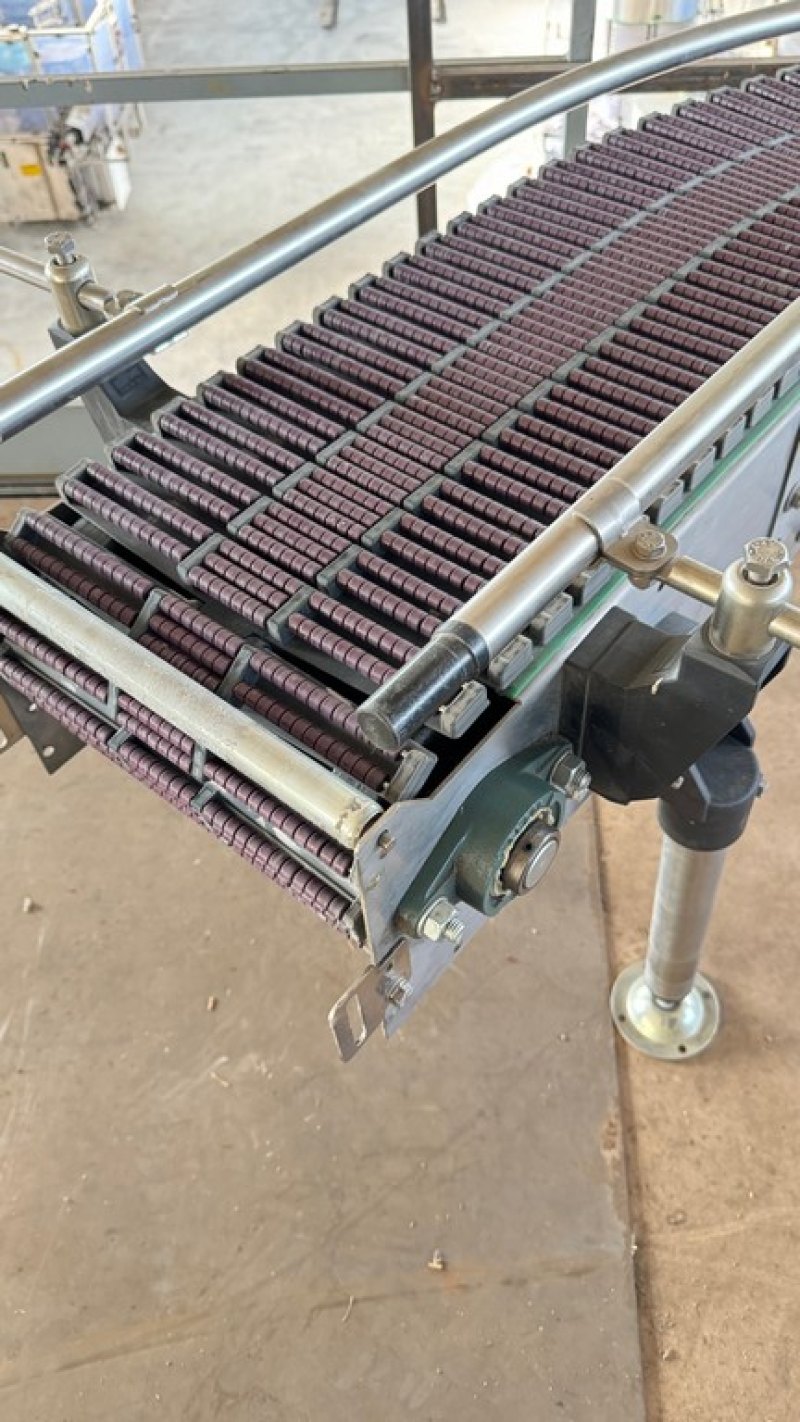CURVED ROLLER CONVEYOR PREDISPOSED FOR MOTORIZATION, WITH MOTORIZED PLASTIC CHAIN AND TRANSPORT ROLLERS, SECOND-HAND EQUIPMENT