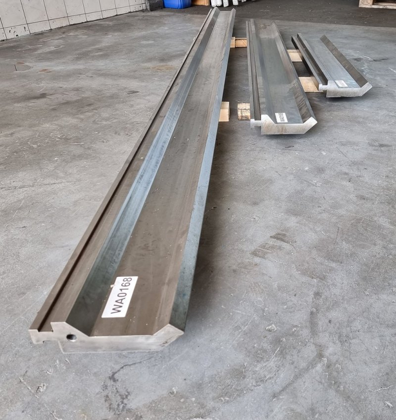 Abkantwerkzeug Oberwerkzeug System HACO 6500mm (3 geteilt, 1x3500 1x2000 1x1000mm)