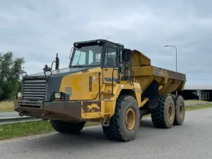 Komatsu HM300