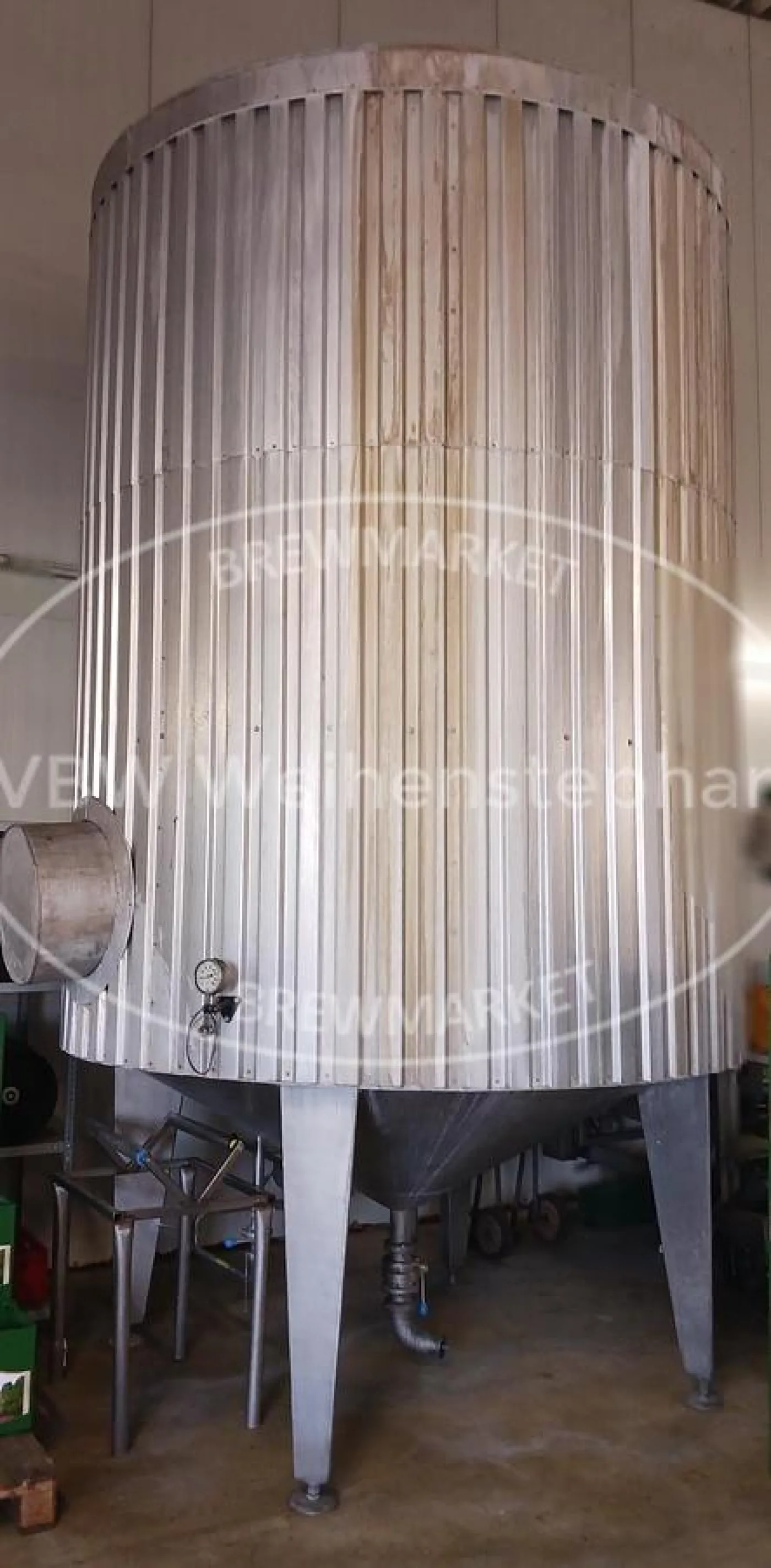 Caustic settling tank - 1