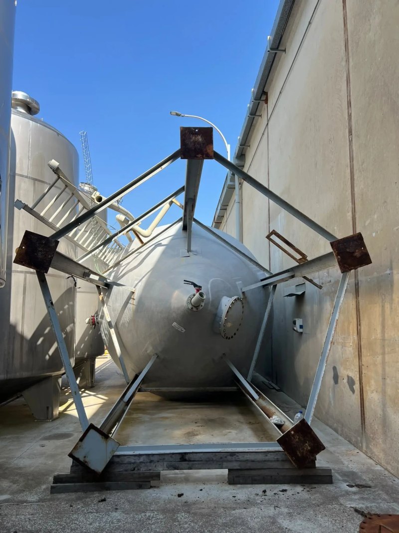 USED FIBREGLASS TANK