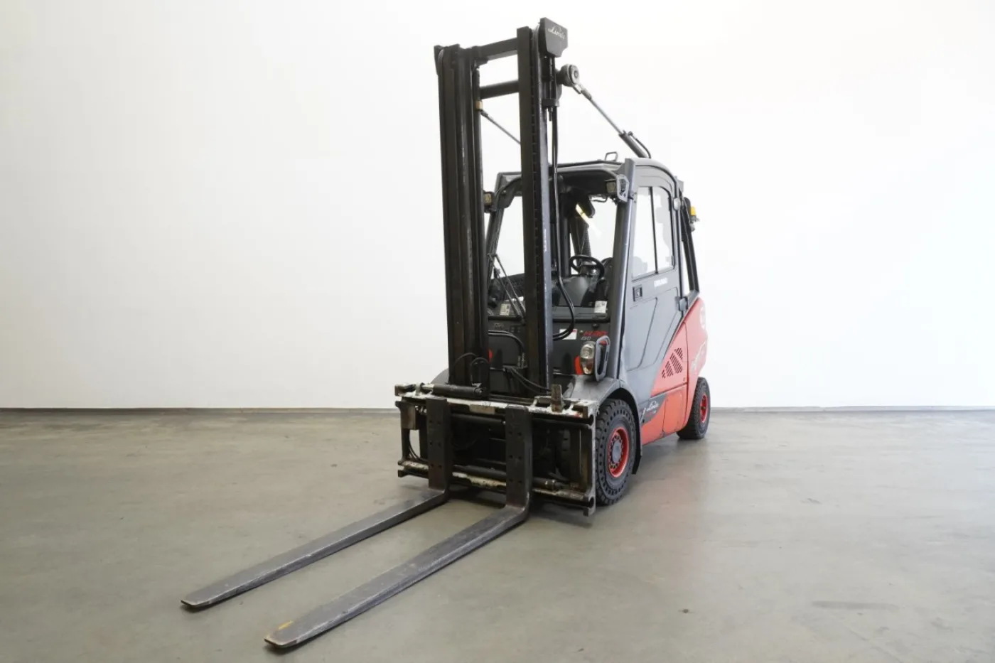 Frontstapler Linde H 30 D (3B) EVO 393-02 (2017) - 1