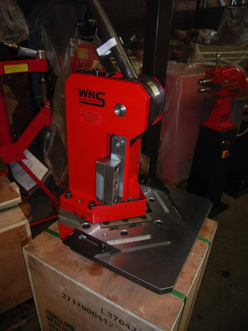 WNS Heavy Duty Corner Notcher 100mm - WNS - W. Neal Services Ltd