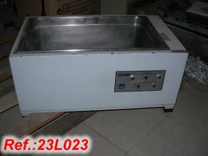 EQUIPO DE BAÑO MARÍA DE LABORATORIO