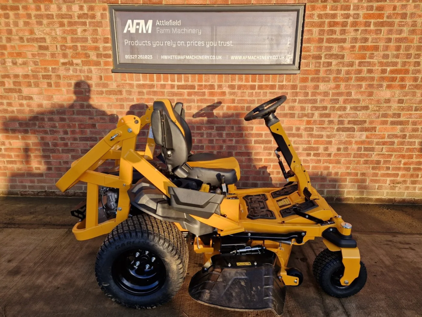 Cub Cadet XZ8 S122 Zero Turn Lawnmower - 1