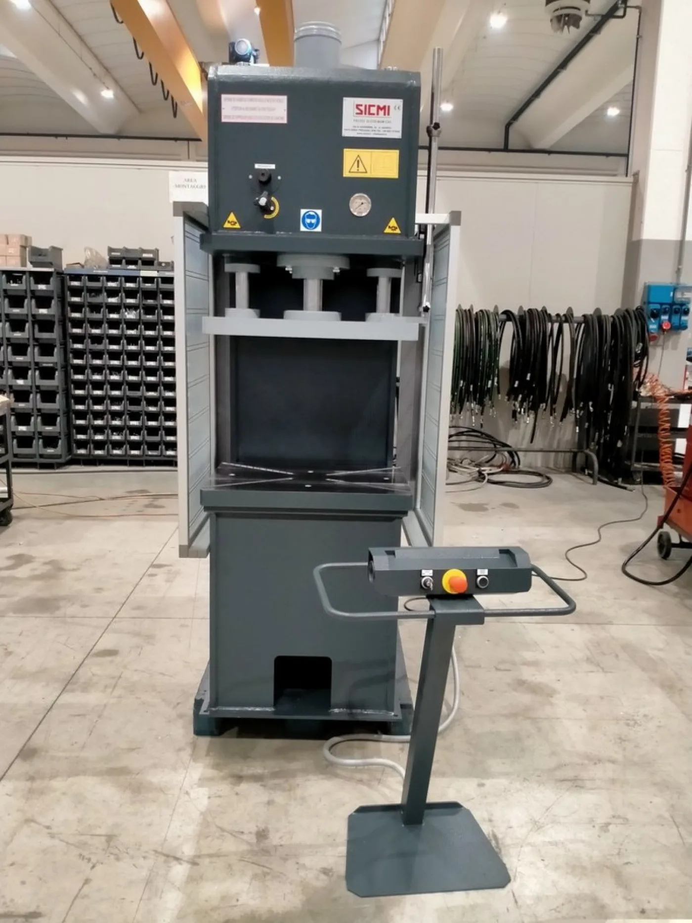 Hydraulische Einständerpresse PCL 40 A - 8