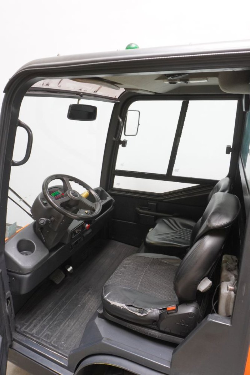Schlepper Linde P 250 127-05 (2016)