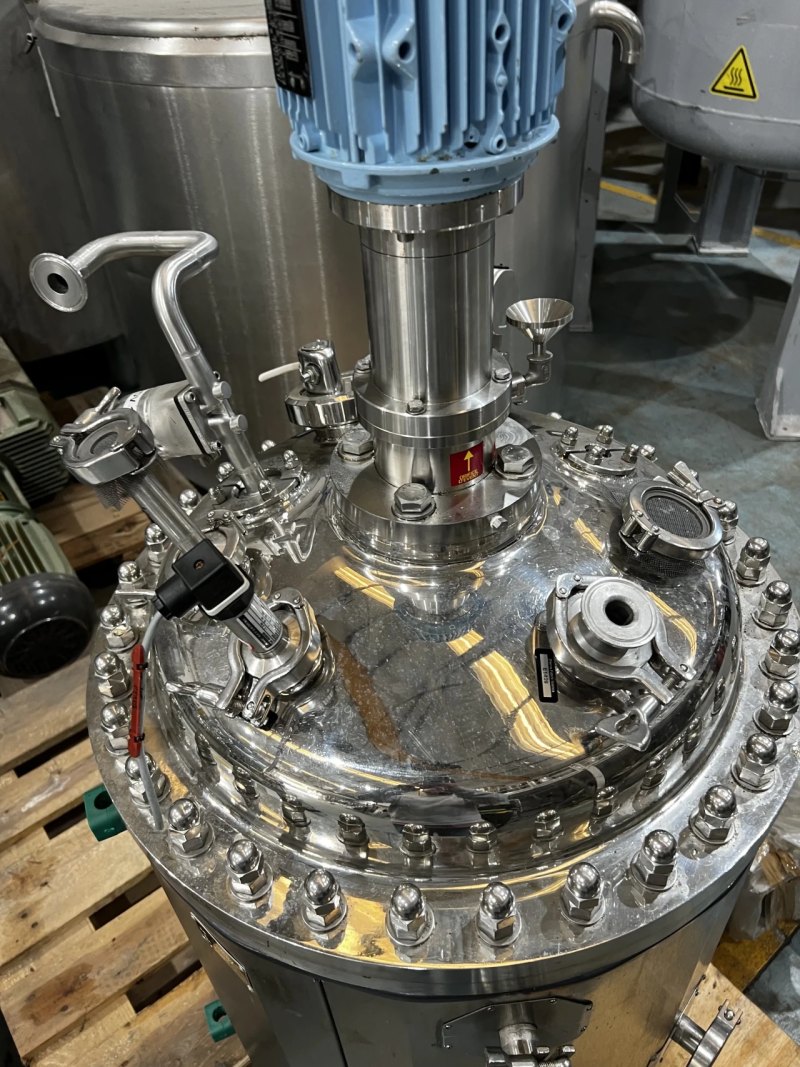 USED SOFAST STAINLESS STEEL 316L 130 LITER ASEPTIC REACTOR WITH JACKET, AGITATION AND HEATING