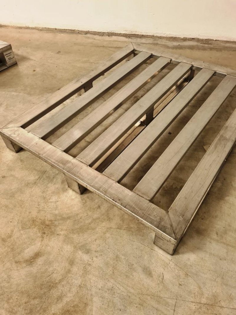 PALLET IN ALLUMINIO – SCHNEIDER – LKE