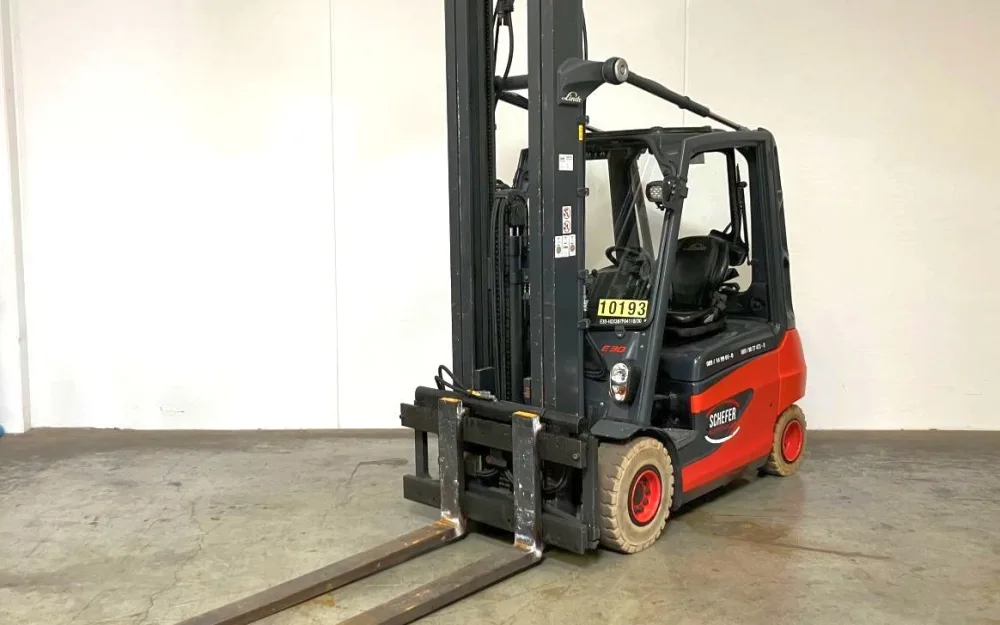 Frontstapler Linde E 30 387 (2015)