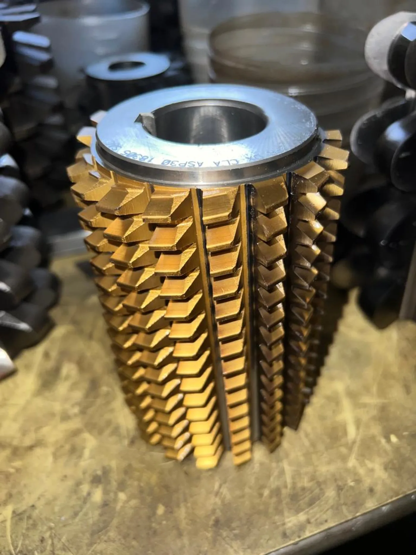 SET OF 165 HOB CUTTERS FOR GEAR HOBBING MACHINE - DIFFERENT MODULES AVAILABLE (FROM 0.75 UP TO 15) - Laxmi Metal & Machines, Rohtak - 1