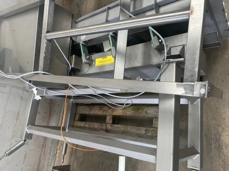 Driver Southall Vibrating Conveyor