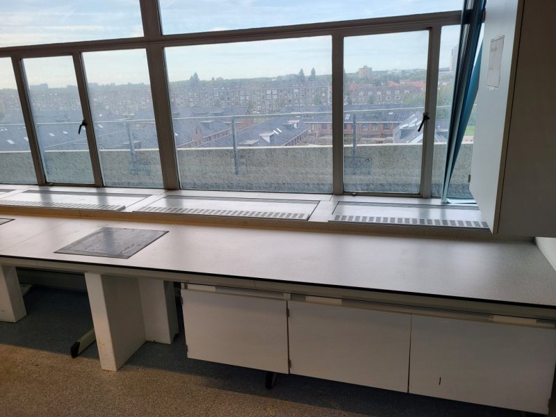1973 – Used S+B Laboratory wall table (550 cm)