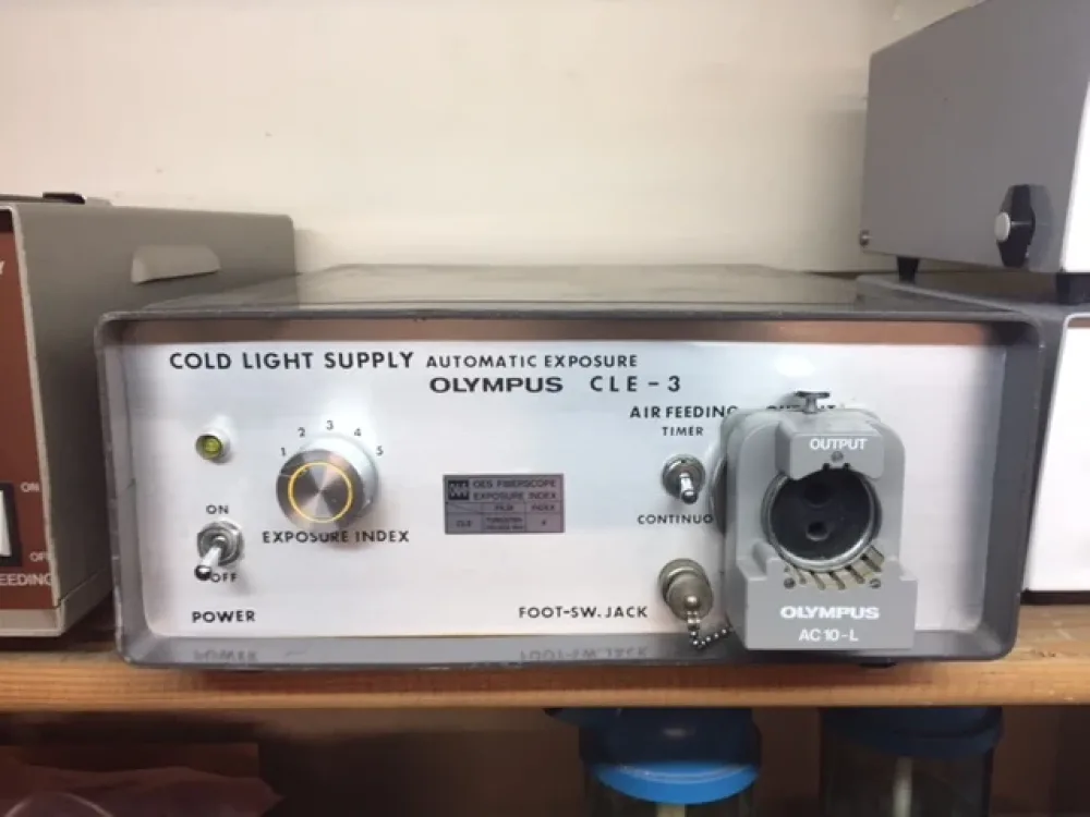 Olympus CLE-3 Endoskopie Kaltlichtquelle (Halogen)
